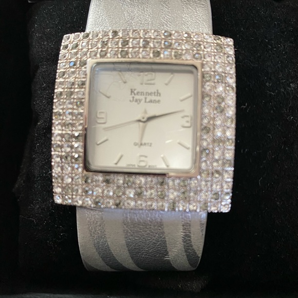 Watch - Picture 3 of 5